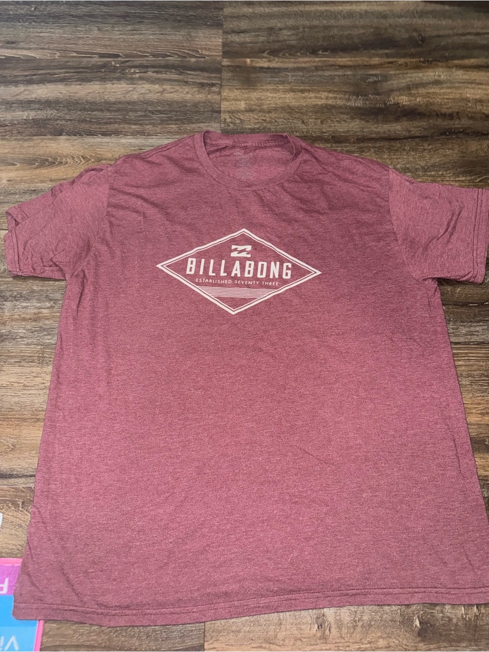 Billabong Men's Heathered Burgundy Short Sleeve Logo Tee